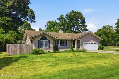 Welcome home to 804 Plantation Drive, where comfort, convenience - photo 1