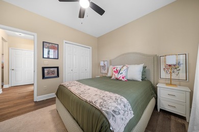 $50,000 of recent cosmetic upgrades! Definitely move-in ready! - photo 26