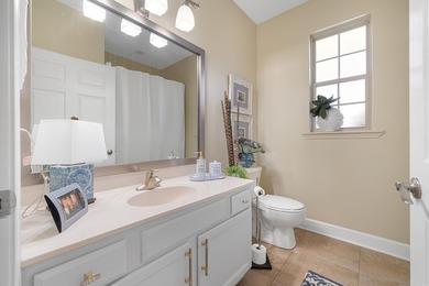 $50,000 of recent cosmetic upgrades! Definitely move-in ready! - photo 27