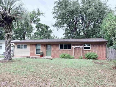 Conveniently Located in Northeast Pensacola, 1209 SF home 3/2 - photo 4