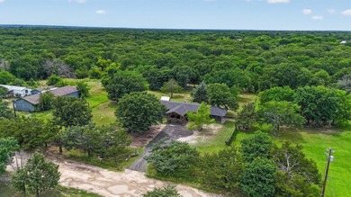 Beautifully remodeled manufactured home on 2.5 acres in Quinlan - photo 5