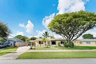 Lake Osborne Home For Sale in Lake Worth Florida