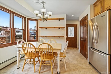 Welcome to your private retreat on a quiet dead-end street in - photo 16