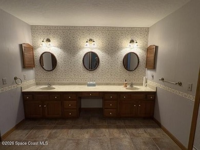 If you are looking for space inside and out to include roomy - photo 4