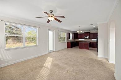 If you're looking for a spacious home with a functional layout - photo 9