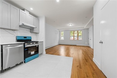 Prime location quality built NEW CONSTRUCTION full brick three - photo 6