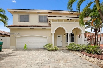 (private lake, pond, coastal) Home For Sale in Miami Florida