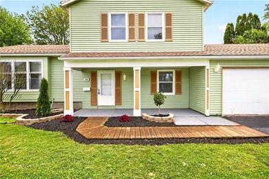 A FRESH SPACIOUS SPLIT LOCATED IN A MATURE NEIGHBORHOOD IN - photo 2