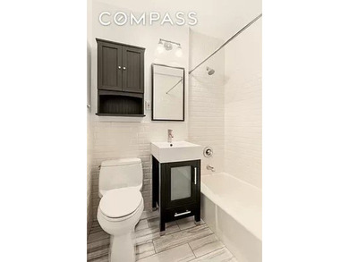 Charming & Immaculate One-Bedroom with Private Heated Deck, Off - photo 4