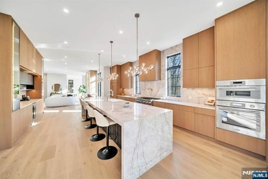 Welcome to a rare opportunity - a brand new construction luxury - photo 11