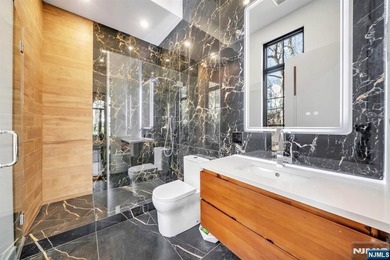 Welcome to a rare opportunity - a brand new construction luxury - photo 27