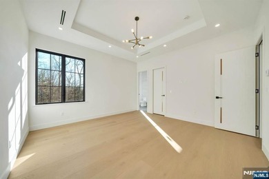 Welcome to a rare opportunity - a brand new construction luxury - photo 28