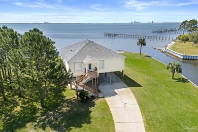 Welcome to 1002 Magnolia, a truly exceptional waterfront estate - photo 1