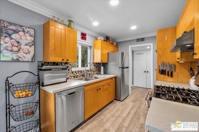 Welcome to Canyon View Condos, an architecturally significant - photo 12