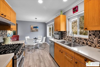 Welcome to Canyon View Condos, an architecturally significant - photo 13