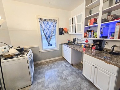 Huge Duplex in the heart of the Beechwood Neighborhood of the - photo 11