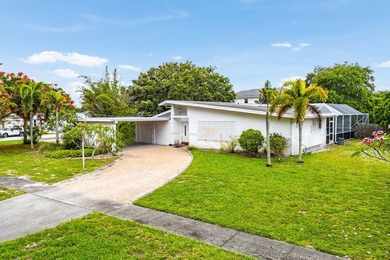 A rare deep-water waterfront offering in the exclusive Maheu - photo 17