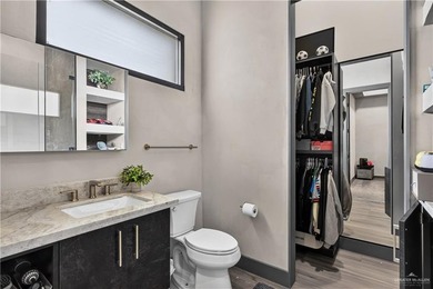 Stunning modern luxury home located in a gated subdivision in - photo 19