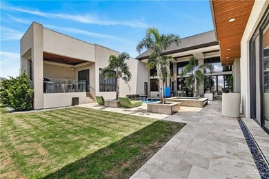 Stunning modern luxury home located in a gated subdivision in - photo 28