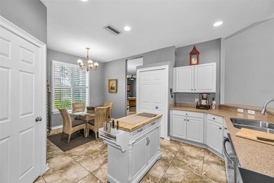Welcome to this beautiful and spacious 4-bedroom, 2-bathroom, 2 - photo 29