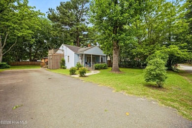 Welcome to this well-built 2-bedroom, 1-bath home located on the - photo 3