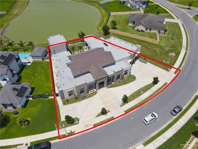Stunning modern luxury home located in a gated subdivision in - photo 36