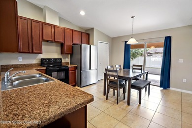 Beautiful home custom built in 2018 with HUGE Master bedroom and - photo 5