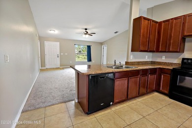 Beautiful home custom built in 2018 with HUGE Master bedroom and - photo 7