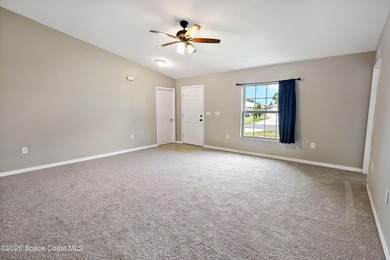 Beautiful home custom built in 2018 with HUGE Master bedroom and - photo 8