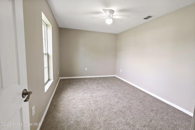 Beautiful home custom built in 2018 with HUGE Master bedroom and - photo 10
