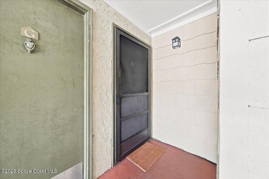 Beautifully renovated second-floor condominium in the desirable - photo 5