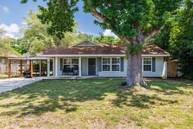 Charming 3-bedroom, 2-bath home in Wynnehaven Beach Estates! - photo 1