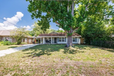 Charming 3-bedroom, 2-bath home in Wynnehaven Beach Estates! - photo 2