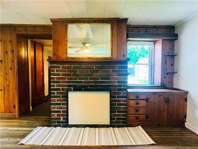 Rare opportunity to own a truly unique Rochester stone home that - photo 2
