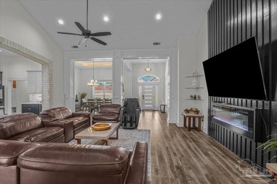 Welcome to this stunning 5 bedroom, 4-bath custom-built - photo 10