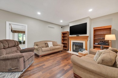 Discover an exquisite blend of luxury and comfort in this - photo 11