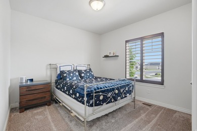 Beautiful home w/open-concept living. Kitchen w/ample cabinetry - photo 24