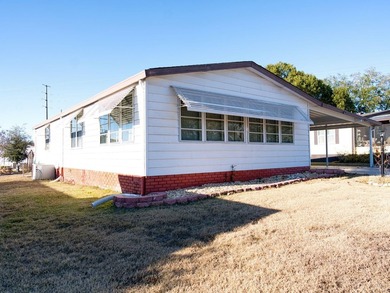 Short Sale. Welcome home to this unique single-wide manufactured - photo 25