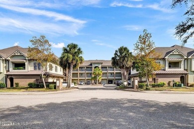 Rarely available and highly sought-after luxury balcony unit in - photo 1