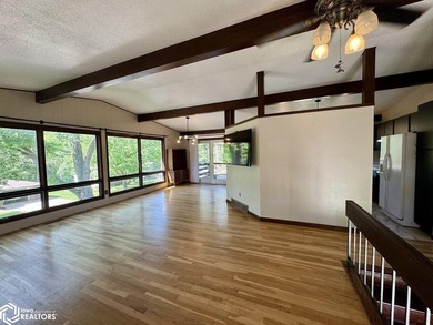 Welcome home to this well-maintained split foyer situated on a - photo 11