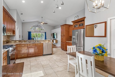 THIS IS A MUST SEE! Extremely Well-Maintained 3 Bed / 2 Bath - photo 11