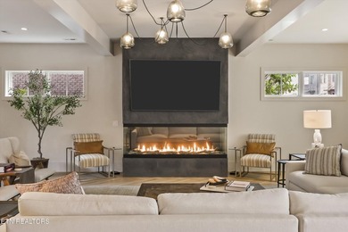 Featured in the Parade of Homes, this extraordinary 4 bed, 6 - photo 14