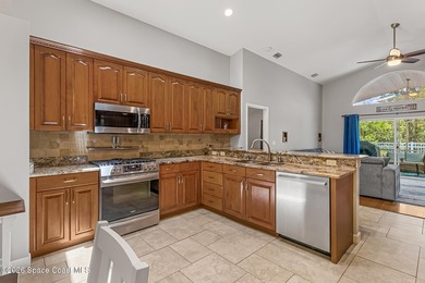 THIS IS A MUST SEE! Extremely Well-Maintained 3 Bed / 2 Bath - photo 14