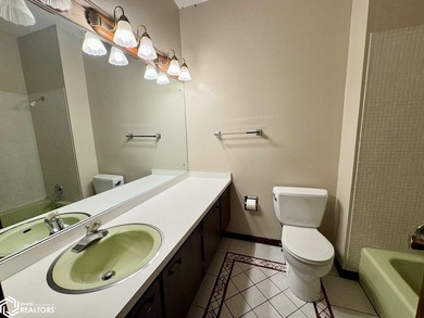 Welcome home to this well-maintained split foyer situated on a - photo 18
