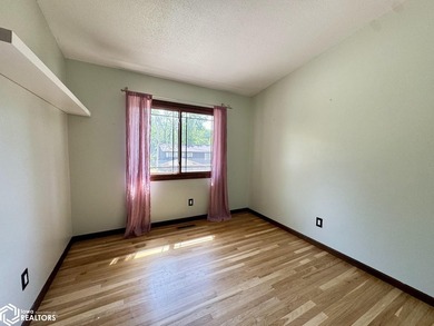 Welcome home to this well-maintained split foyer situated on a - photo 20