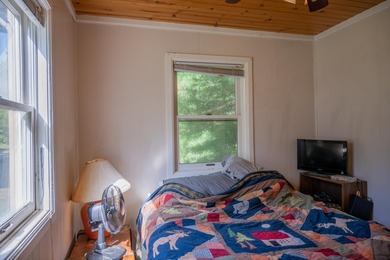 Escape to this charming Lake Front cabin, nestled on 1.7 acres - photo 20