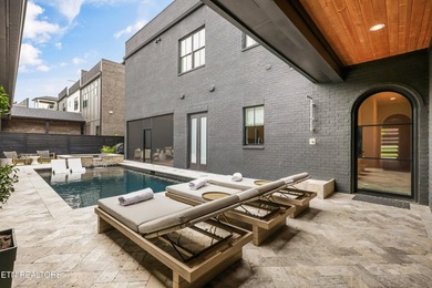 Featured in the Parade of Homes, this extraordinary 4 bed, 6 - photo 21