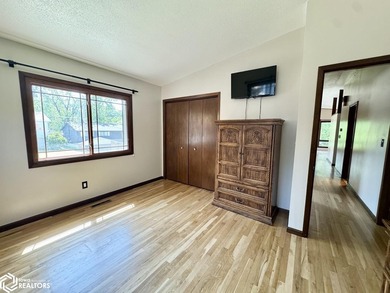 Welcome home to this well-maintained split foyer situated on a - photo 23