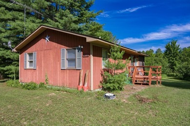 Escape to this charming Lake Front cabin, nestled on 1.7 acres - photo 24