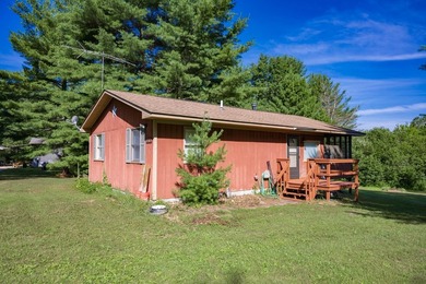 Escape to this charming Lake Front cabin, nestled on 1.7 acres - photo 25